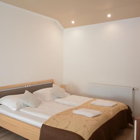 Gaestehaus Coco Krems an der Donau Bagian luar foto