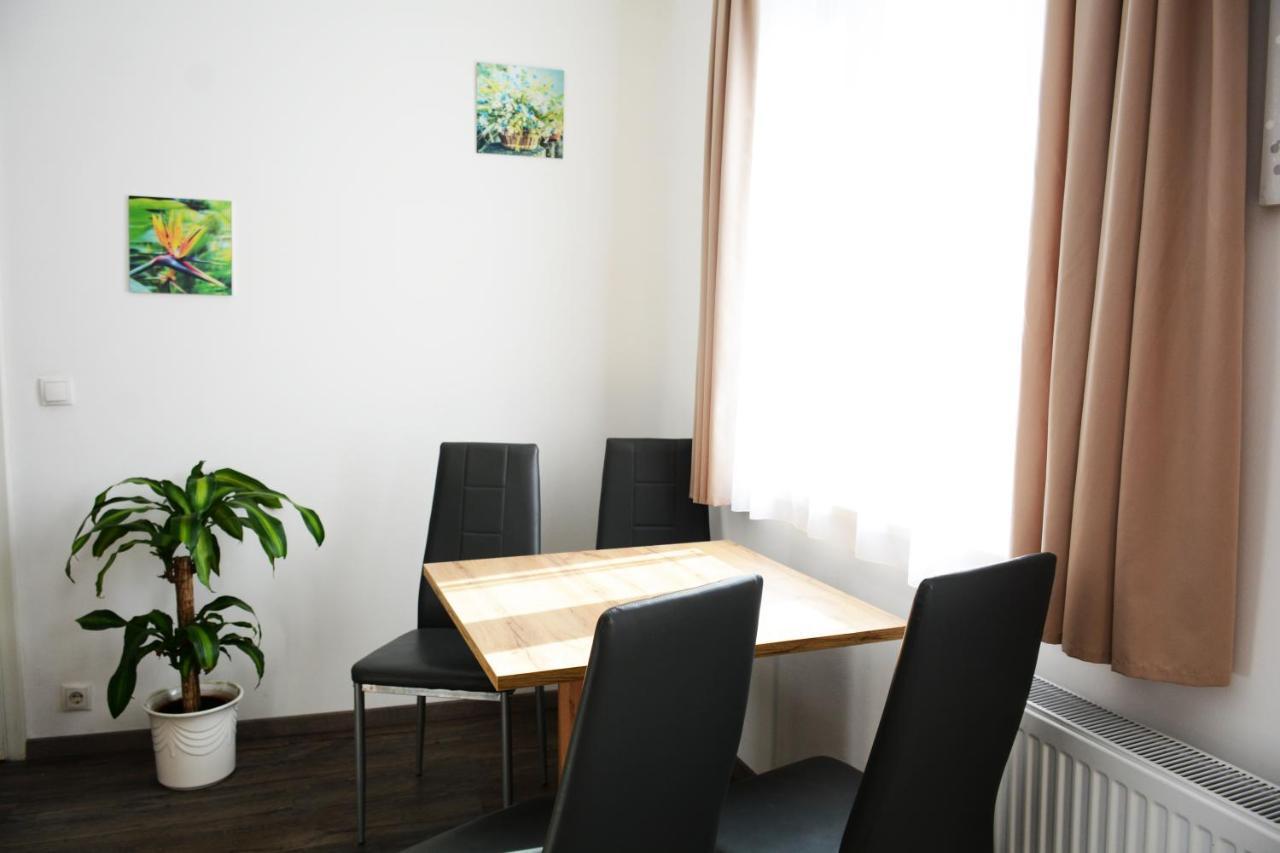 Gaestehaus Coco Krems an der Donau Bagian luar foto