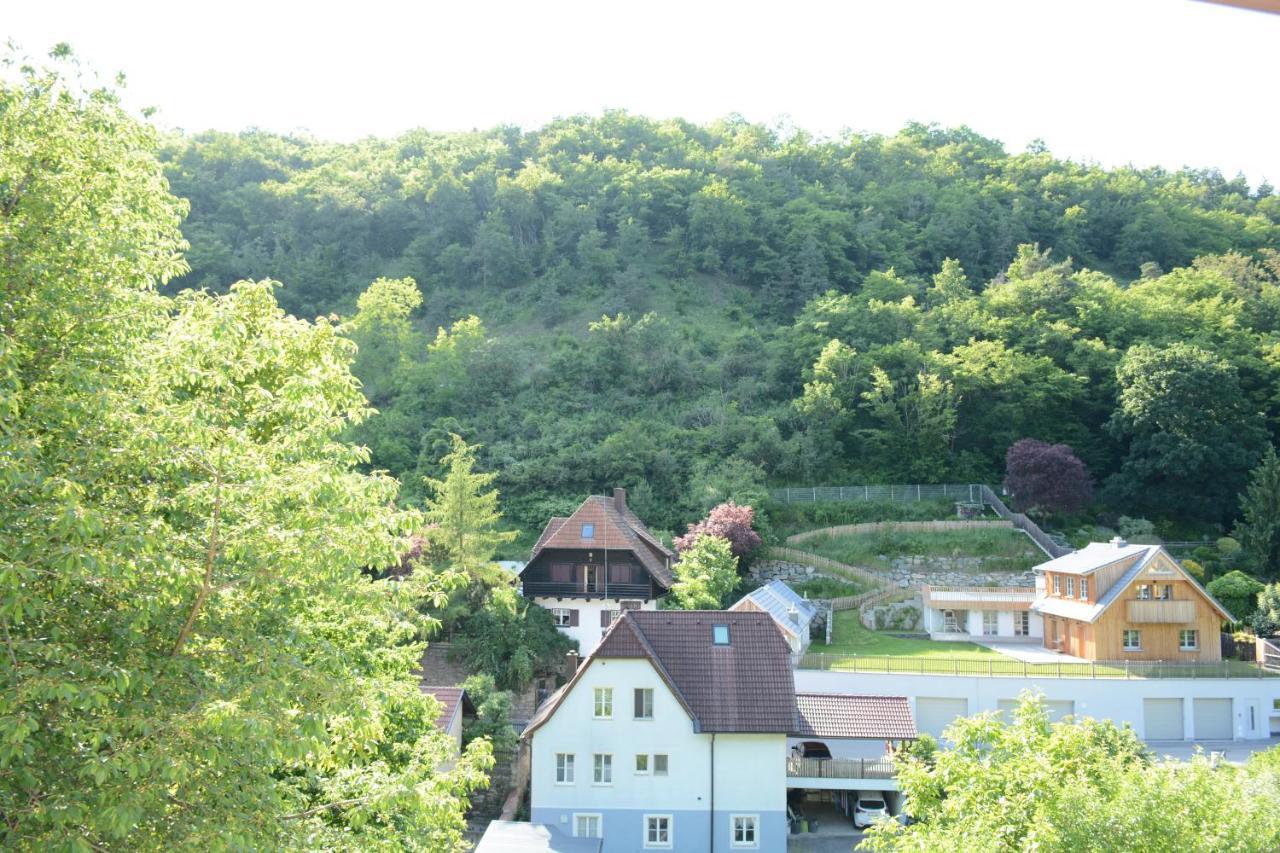 Gaestehaus Coco Krems an der Donau Bagian luar foto
