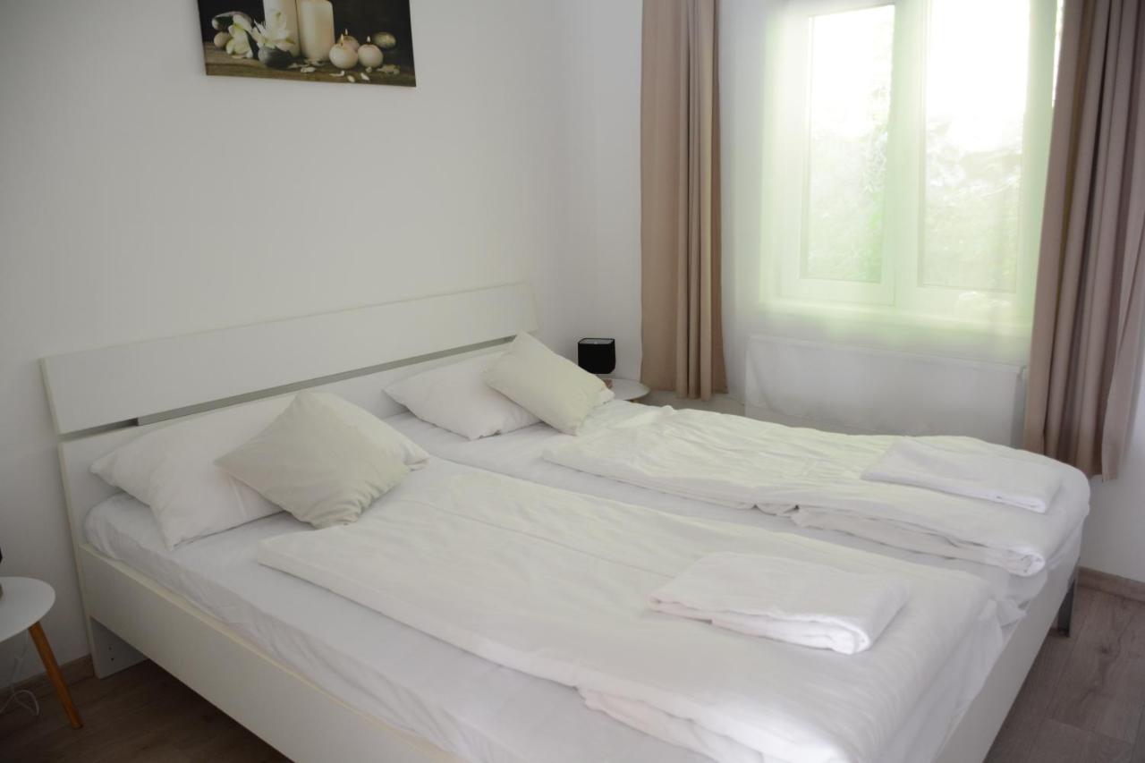 Gaestehaus Coco Krems an der Donau Bagian luar foto