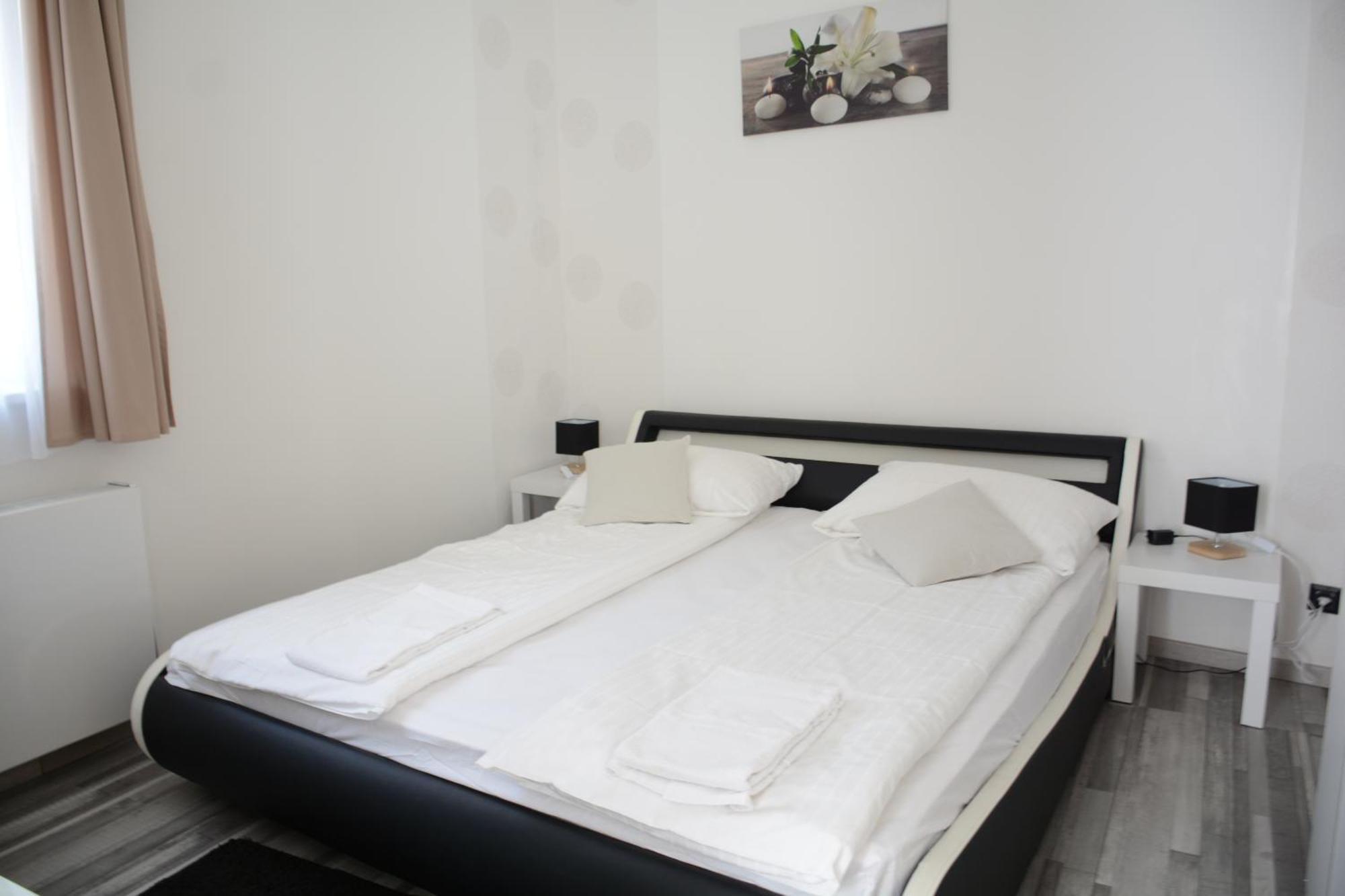 Gaestehaus Coco Krems an der Donau Bagian luar foto