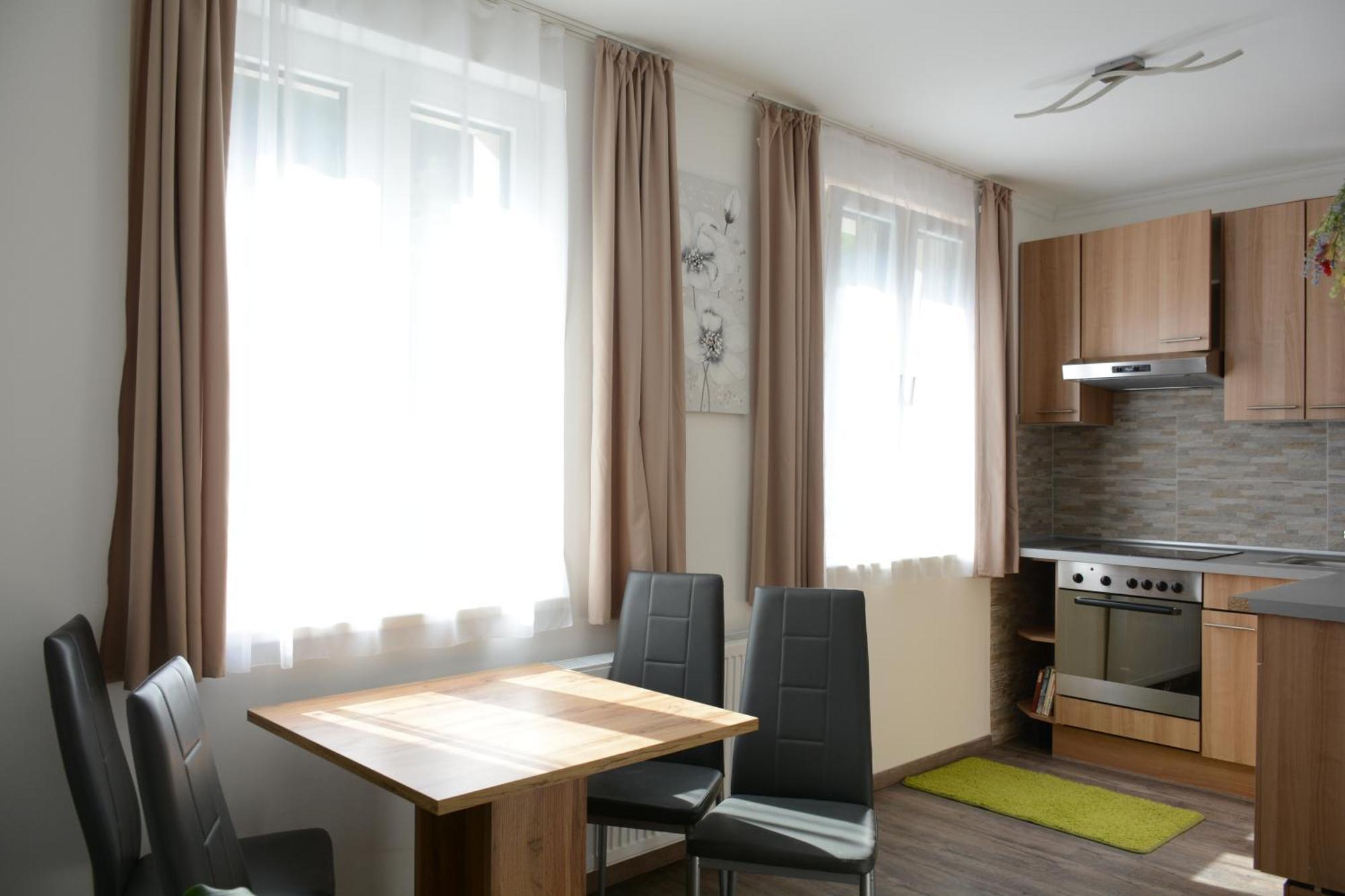 Gaestehaus Coco Krems an der Donau Bagian luar foto