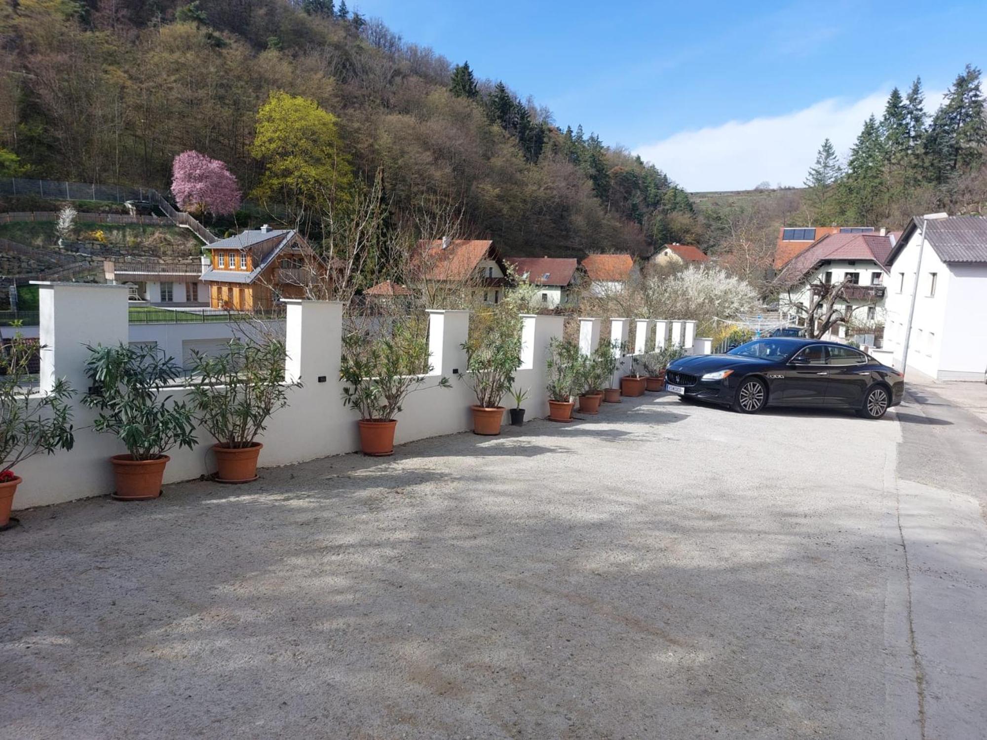 Gaestehaus Coco Krems an der Donau Bagian luar foto